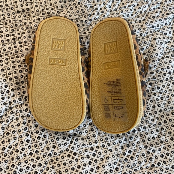 H&M Baby Leopard Mary Janes - Picture 2 of 2